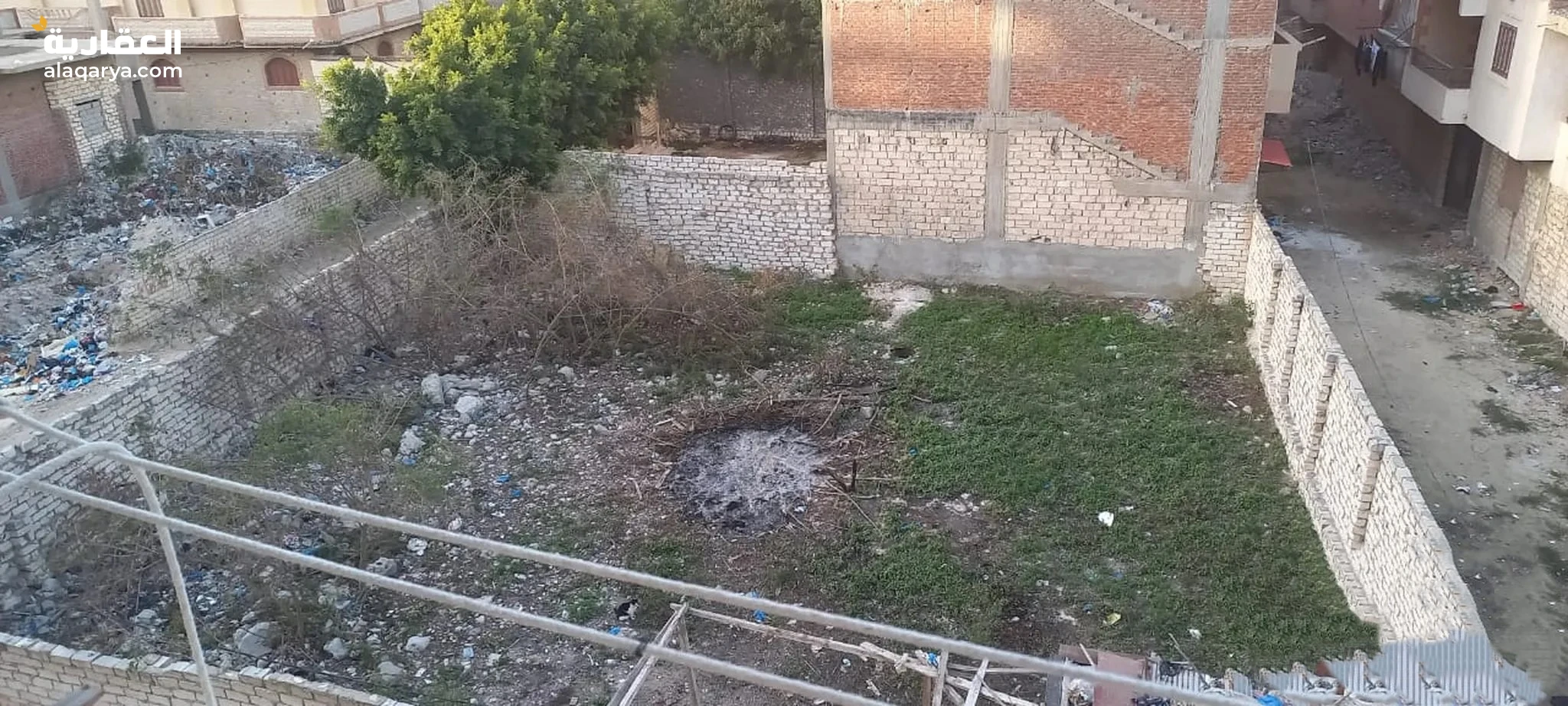 #أرض 400 م على 3 نواصى بحرى وشرقى وقبلى بالعجمى ابو يوسف