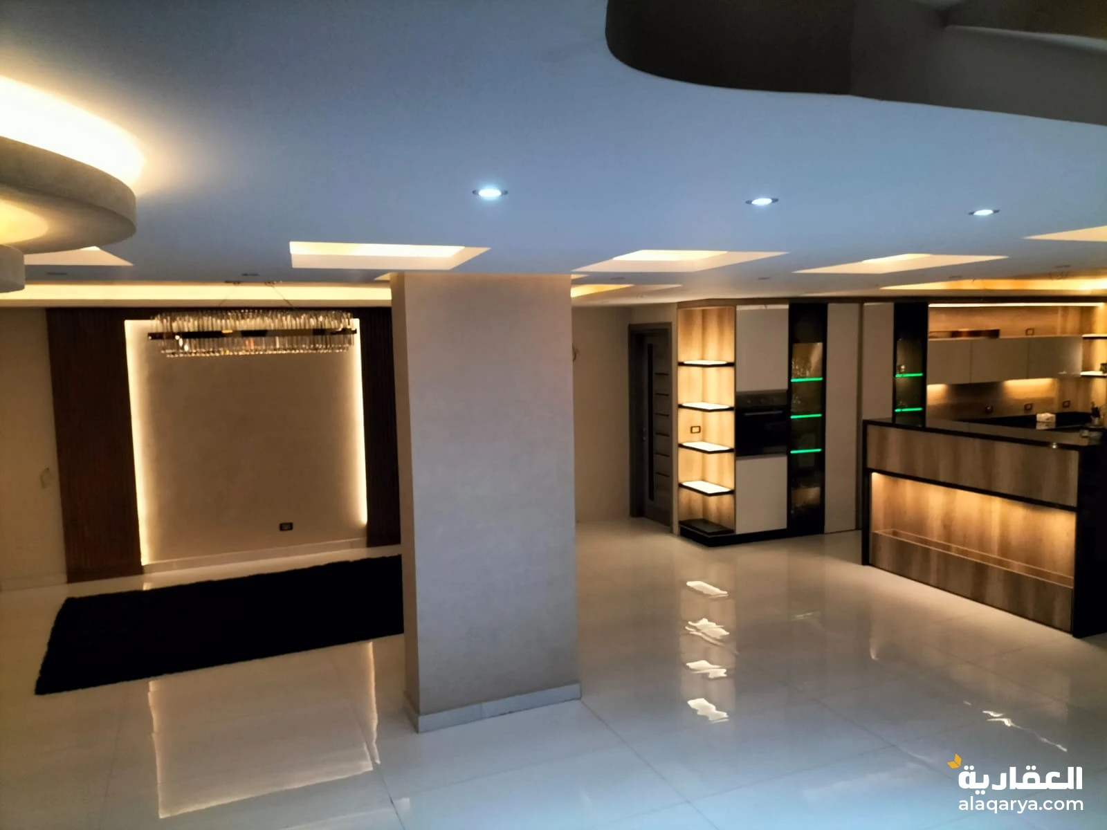 فيلا للبيع عندي دور بيزمنت علوي عبارة عن ريسبشن كبير ومطبخ وحمام وغرفة تغير ملاب