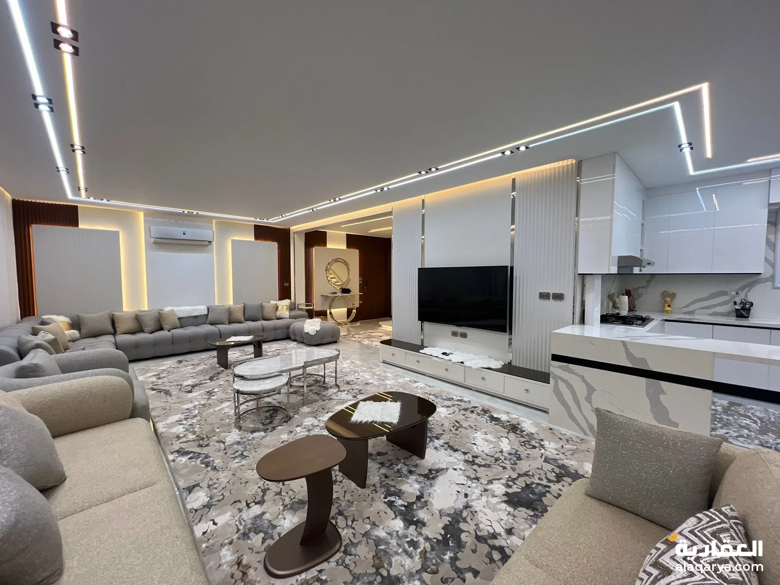 دوبلكس للبيع ارضي بجاردن مساحه٢٥٤+٧٠م جاردن سوبر لوكس كمبوند سوديك ايست تاون