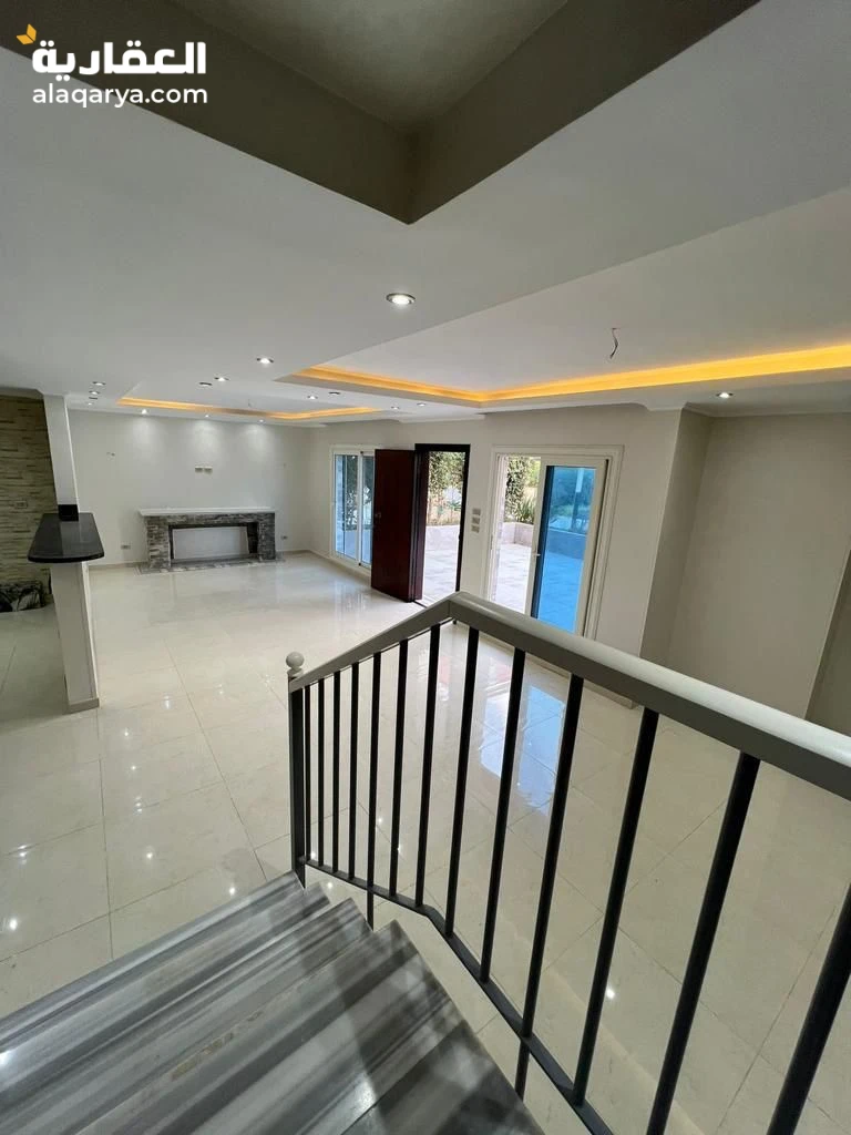 دوبلكس متشطب للبيع بالتجمع الخامس استلام فورى بسعر مميز