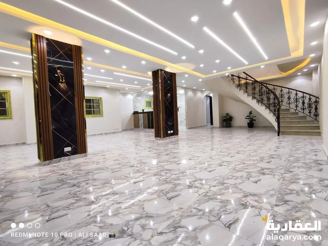 للبيع - ڤيلا دوبلكس 360 متر  واجهة بمدخل خاص