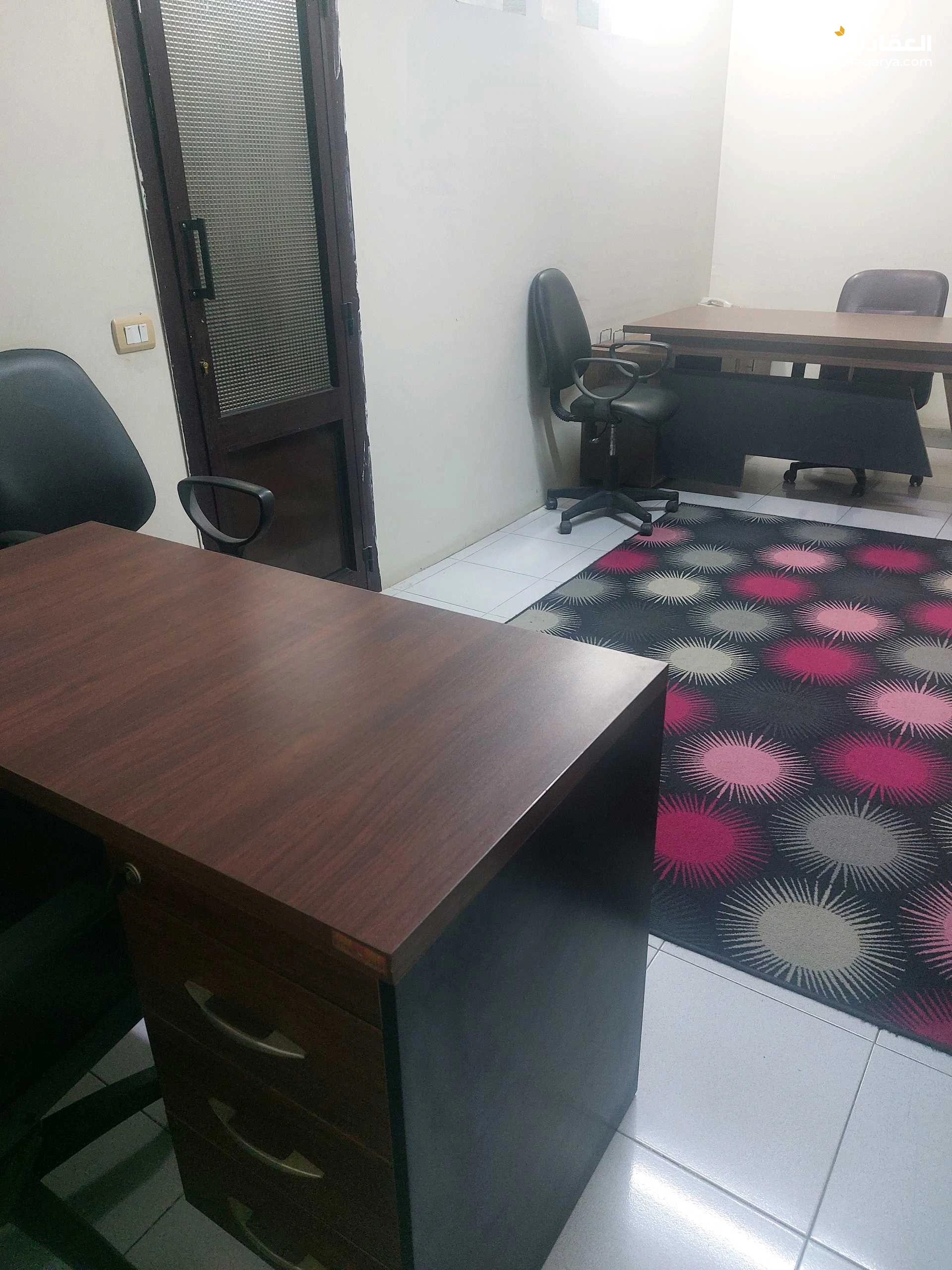 مكتب فاخر للمشاركه فى الإيجار والمصروفات