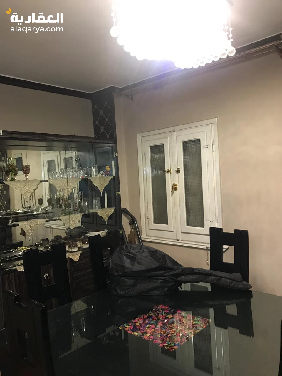 للبيع شقه على شارع شبرا الرئيسي اغاخان