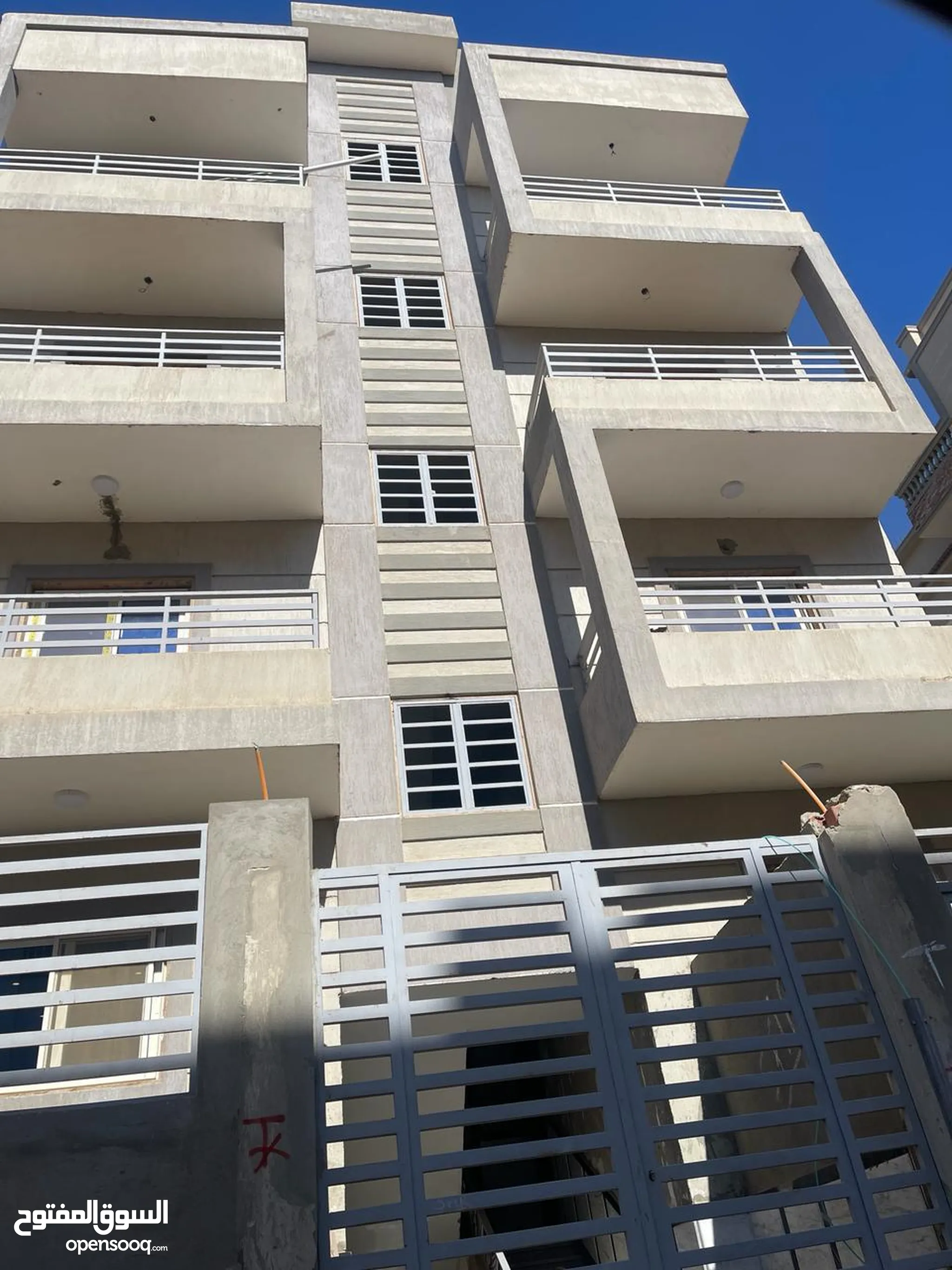 @ للبيع عمارة بمساحة 489 متر في الجيزة