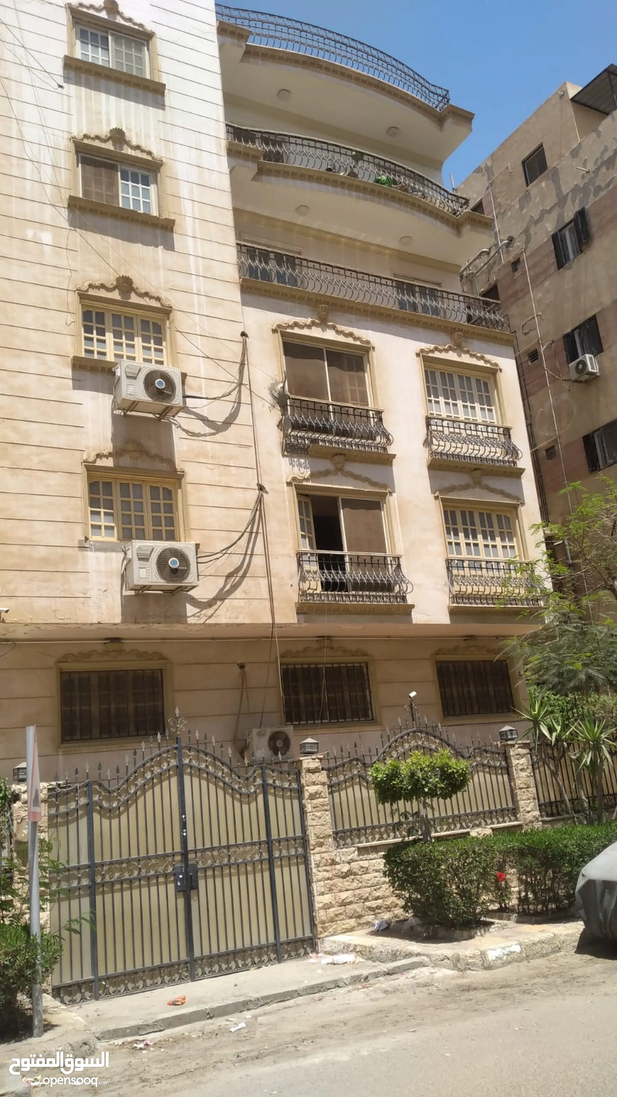 @ للبيع عمارة بمساحة 366 متر في الجيزة