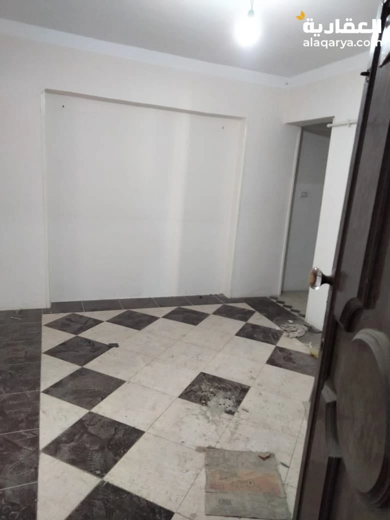 شقتين للبيع في العوايد