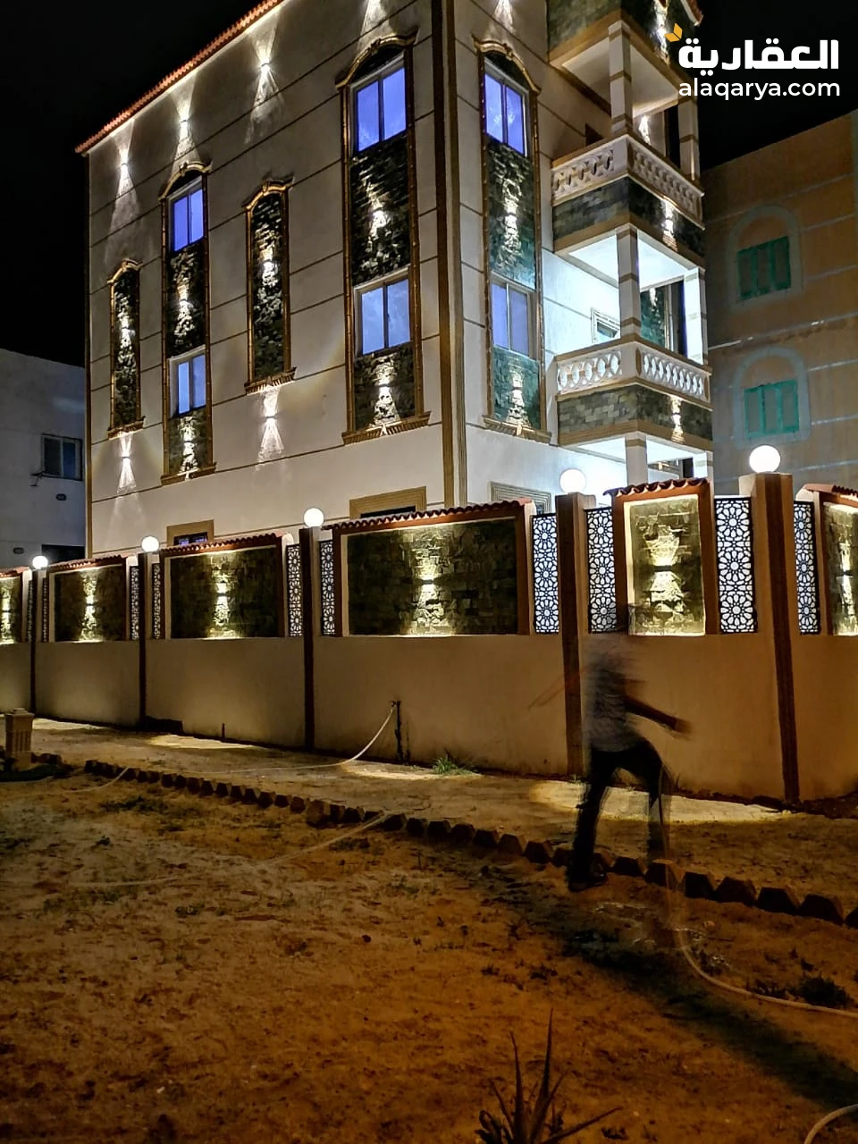 فيلا للبيع ثلاث ادوار