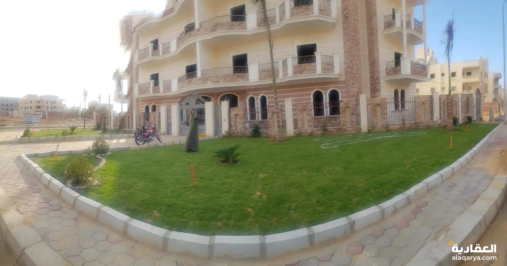 #فيلا للبيــع بحي نـادي هليوبوليس ، مدينة الشروق