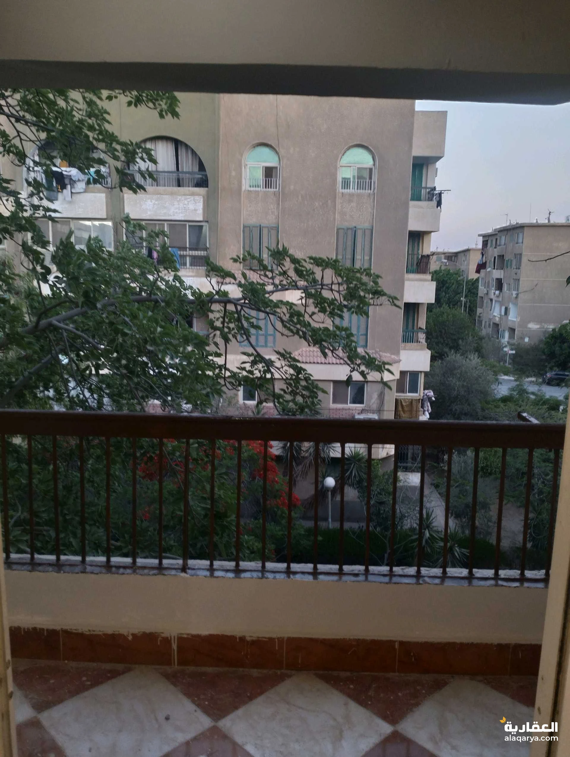 شقه للبيع💥 في أكتوبر 💥الحي 11 💥 عمارات البنك 108💥 بجوار السنتر 💥دور تالت وجها 3