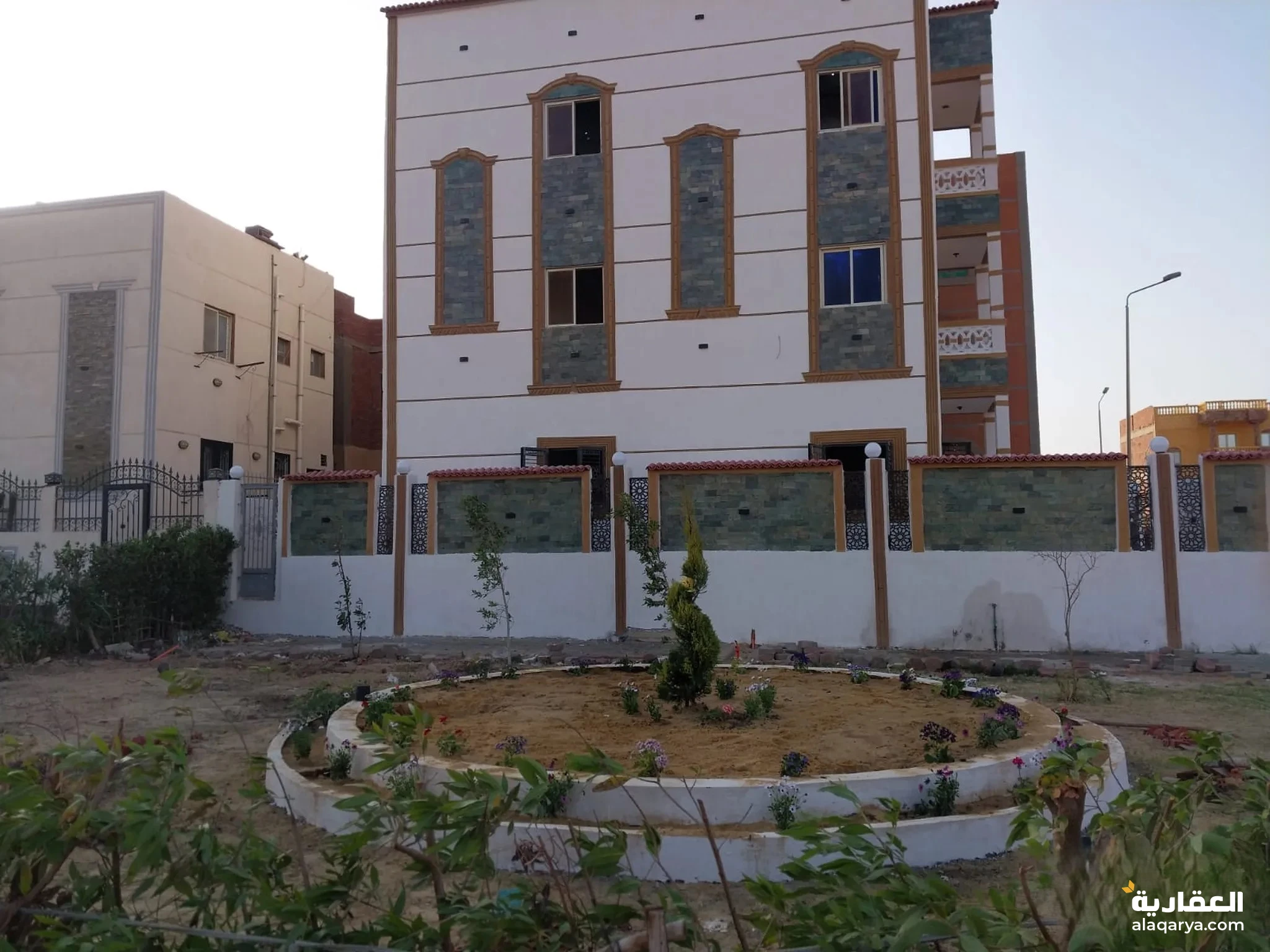 #فيلا للبيع ثلاث ادوار تشطيب هاي لوكس في اكتوبر