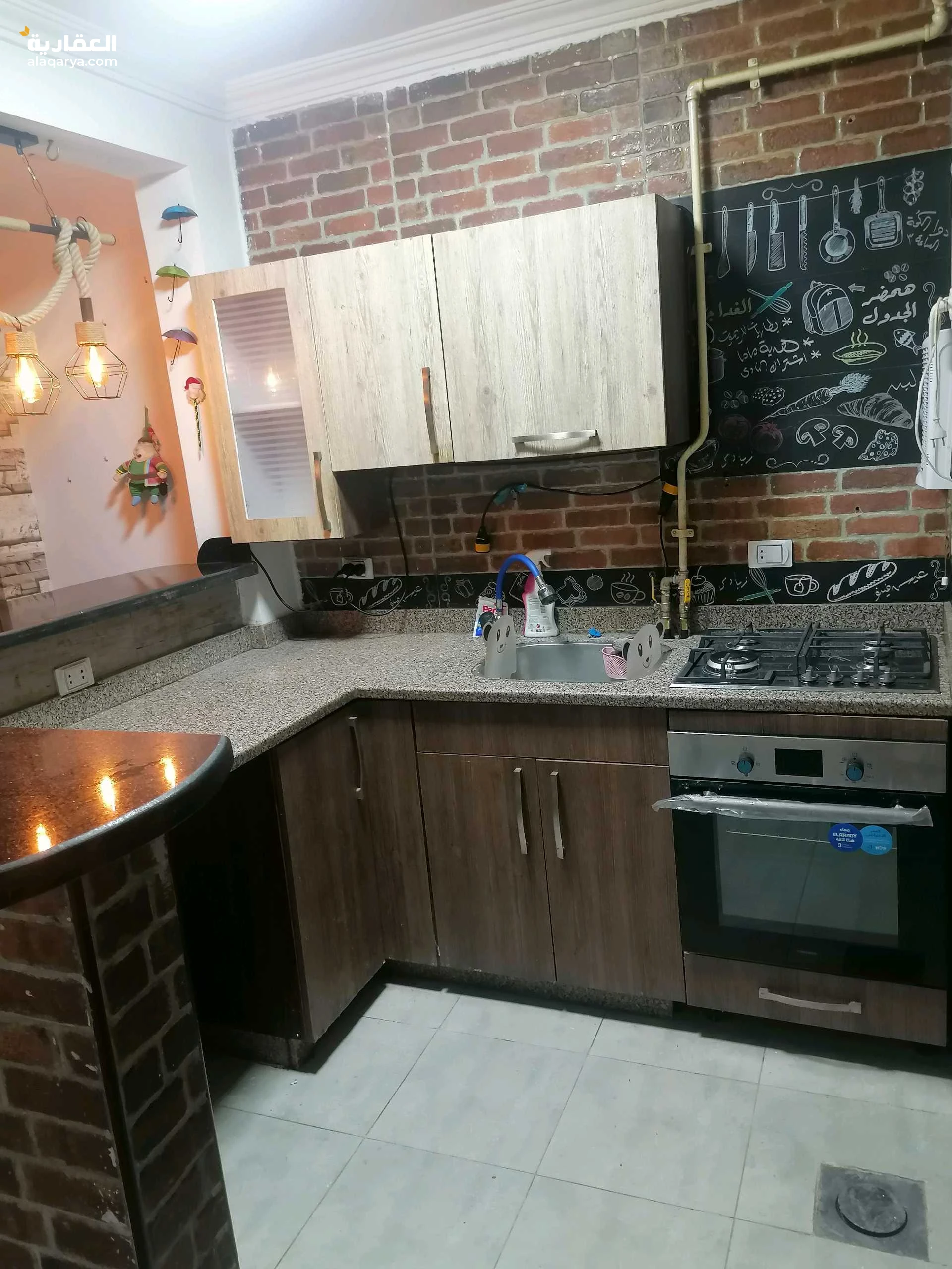 شقة95 متر بموقع مميز ومطبخ رائع وأجهزة بلت إن حديثة بالطابق الأول بجوار النادي