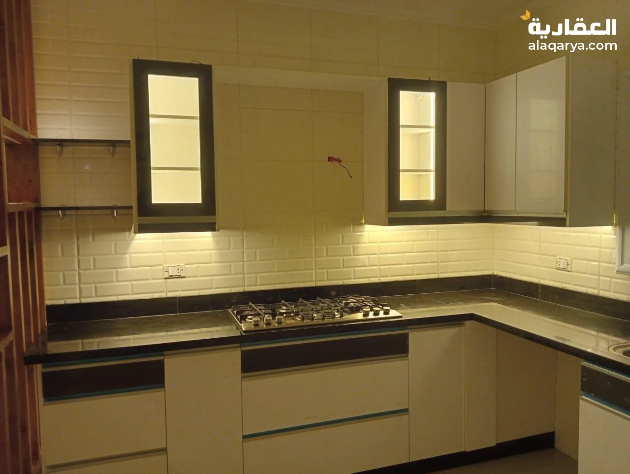 كومباوند زايد هايتس امام مول العرب و الممشي السياحي مباشرة