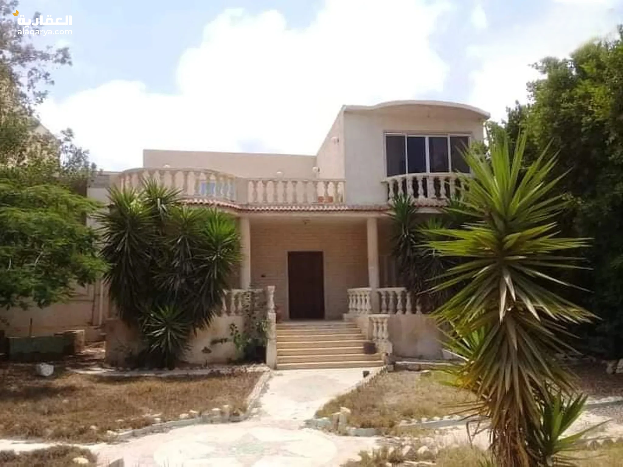 #فلا للبيع دورين وحديقة مكان مميز على البحيرة وجراج خاص