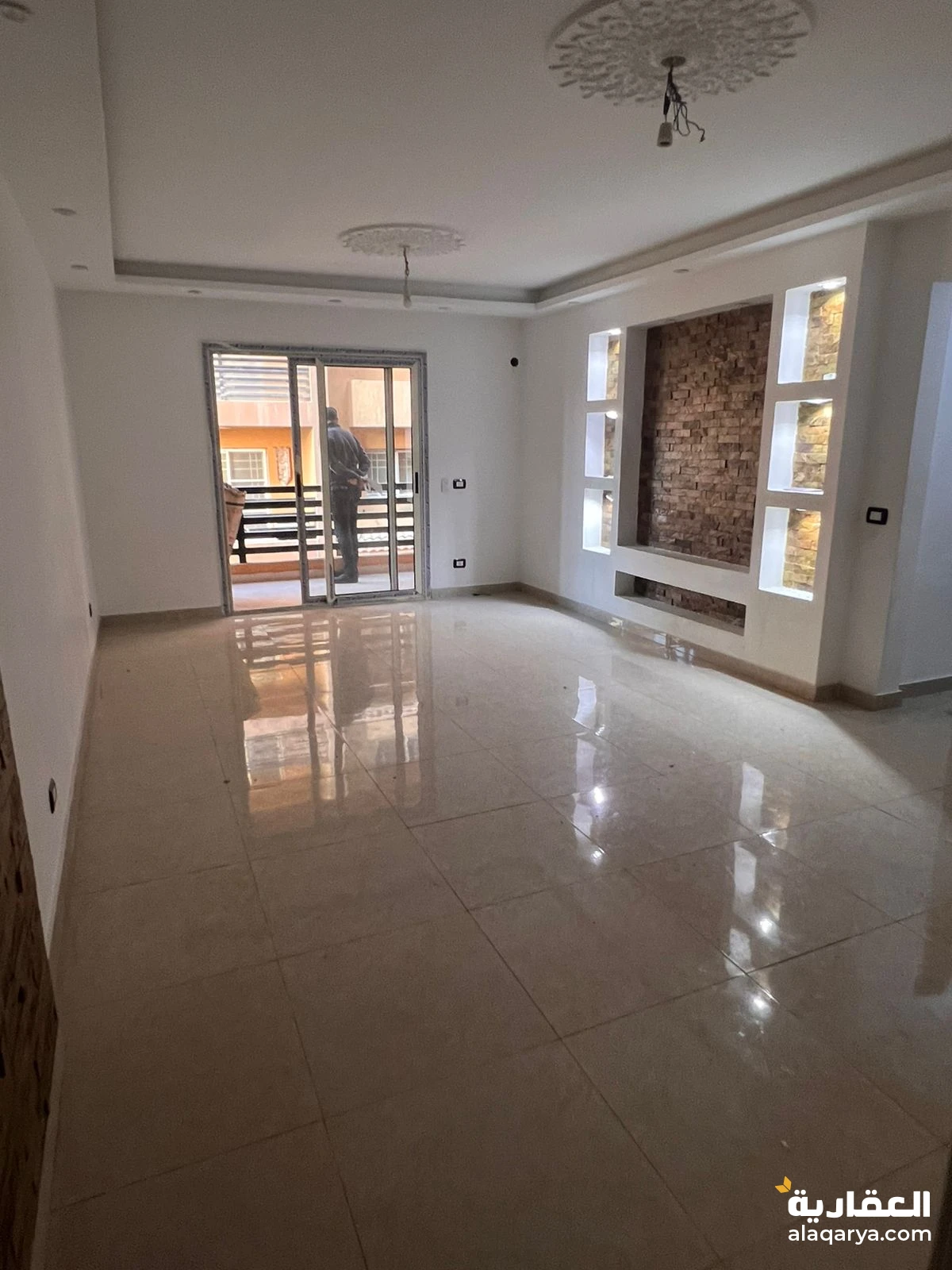 شقه للايجار في كمباوند المعادي جاردنز