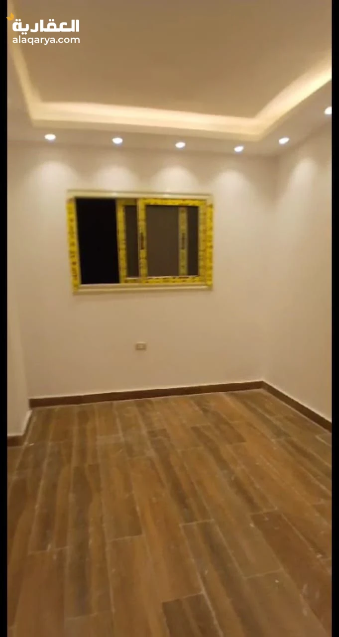 للبيع شقتين بنفس الدور والمساحه بموقع فوق الممتاز