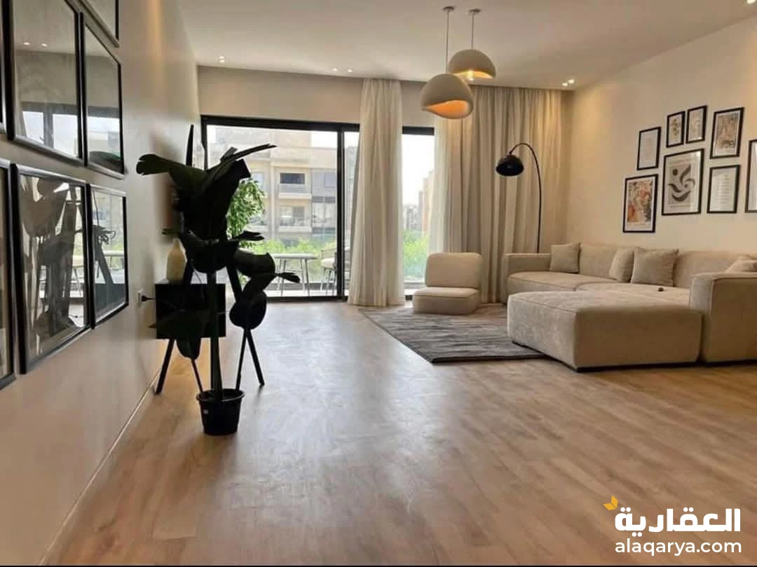 شقة لقطه متشطبة للبيع في التجمع السادس بالقرب من هايد بارك و زيد ايست بالتقسيط علي 12 سنسة