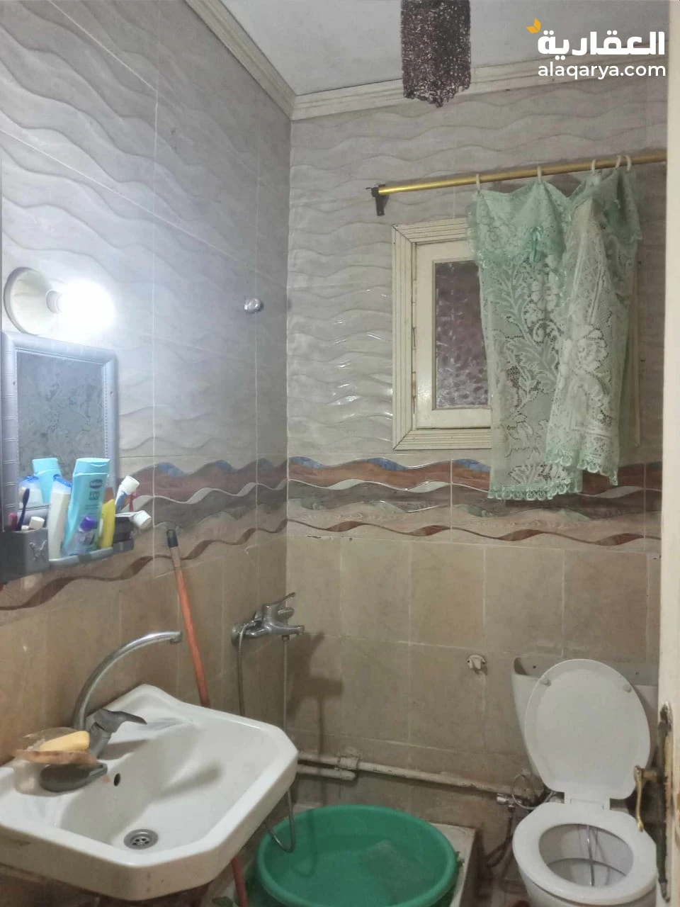 شقة للبيع بسعر مناسب جدا الحى ال16 بجوار مول مزار  بالشيخ زايد مساحه ٦٣م