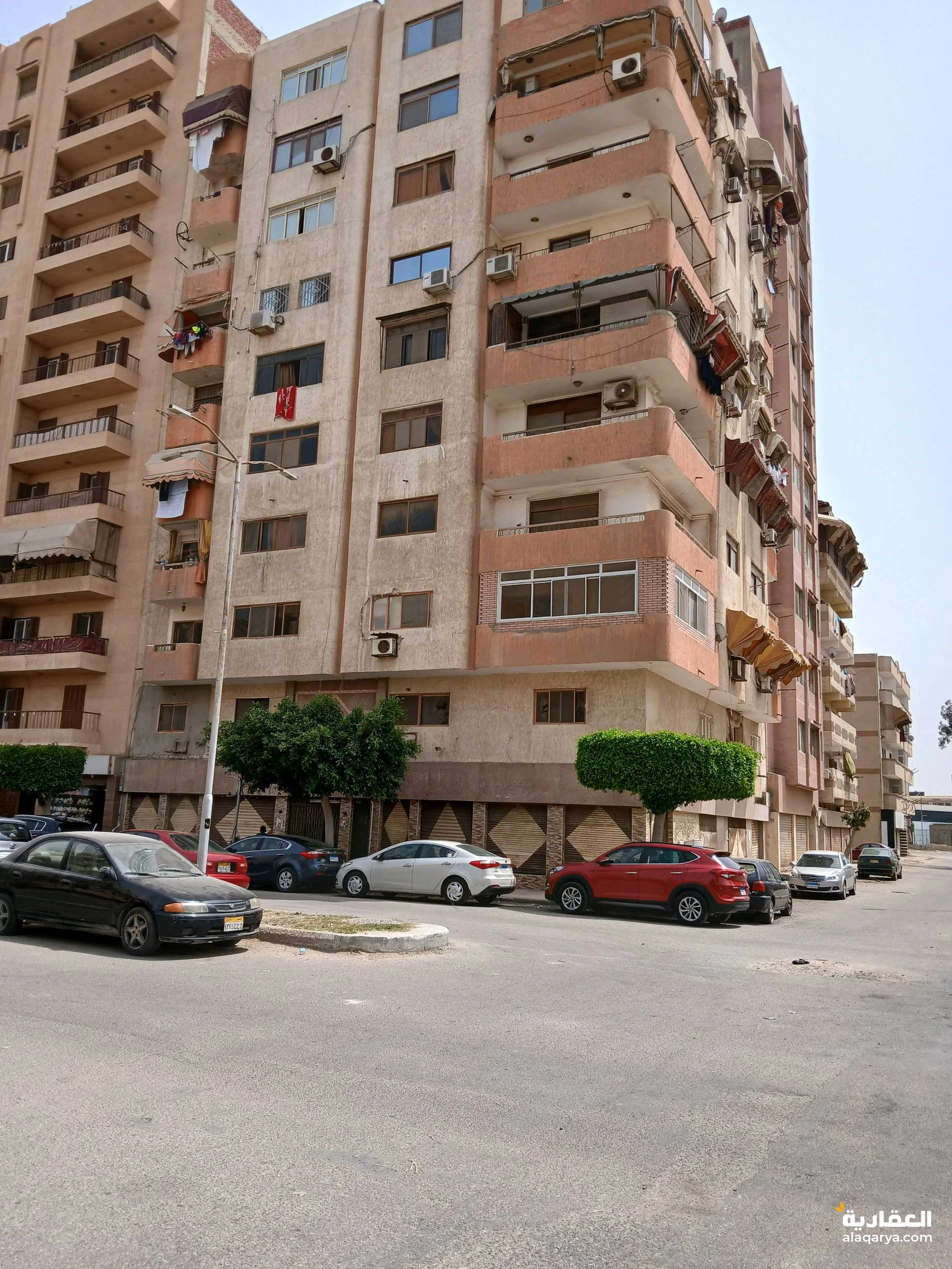 للبيع محل بكامل مساحة العمارة دور ارضي علي شارعين  ببورفؤاد