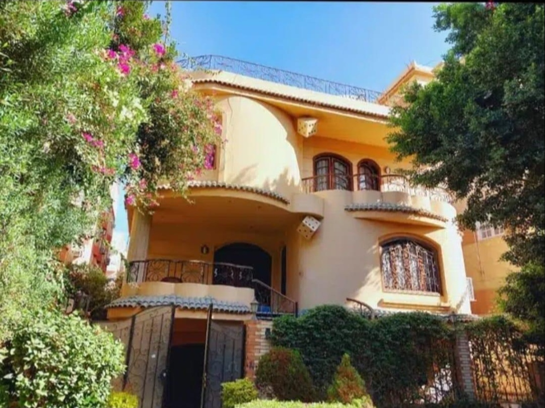 الحي الاول 6اكتوبر مسجد الحصري