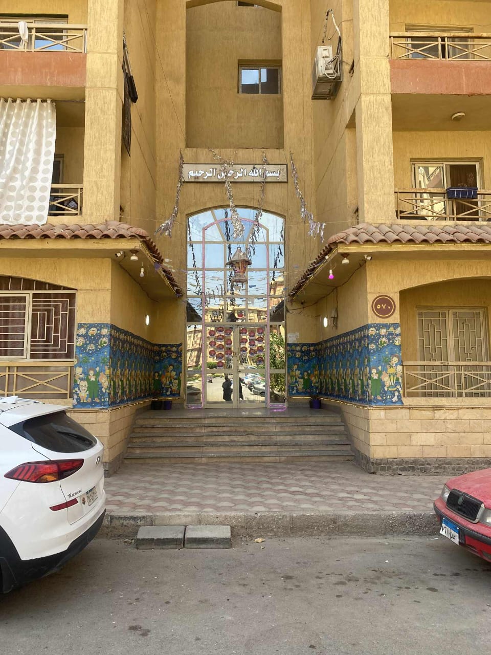 عماره سكنيه ٧ ادور للبيع