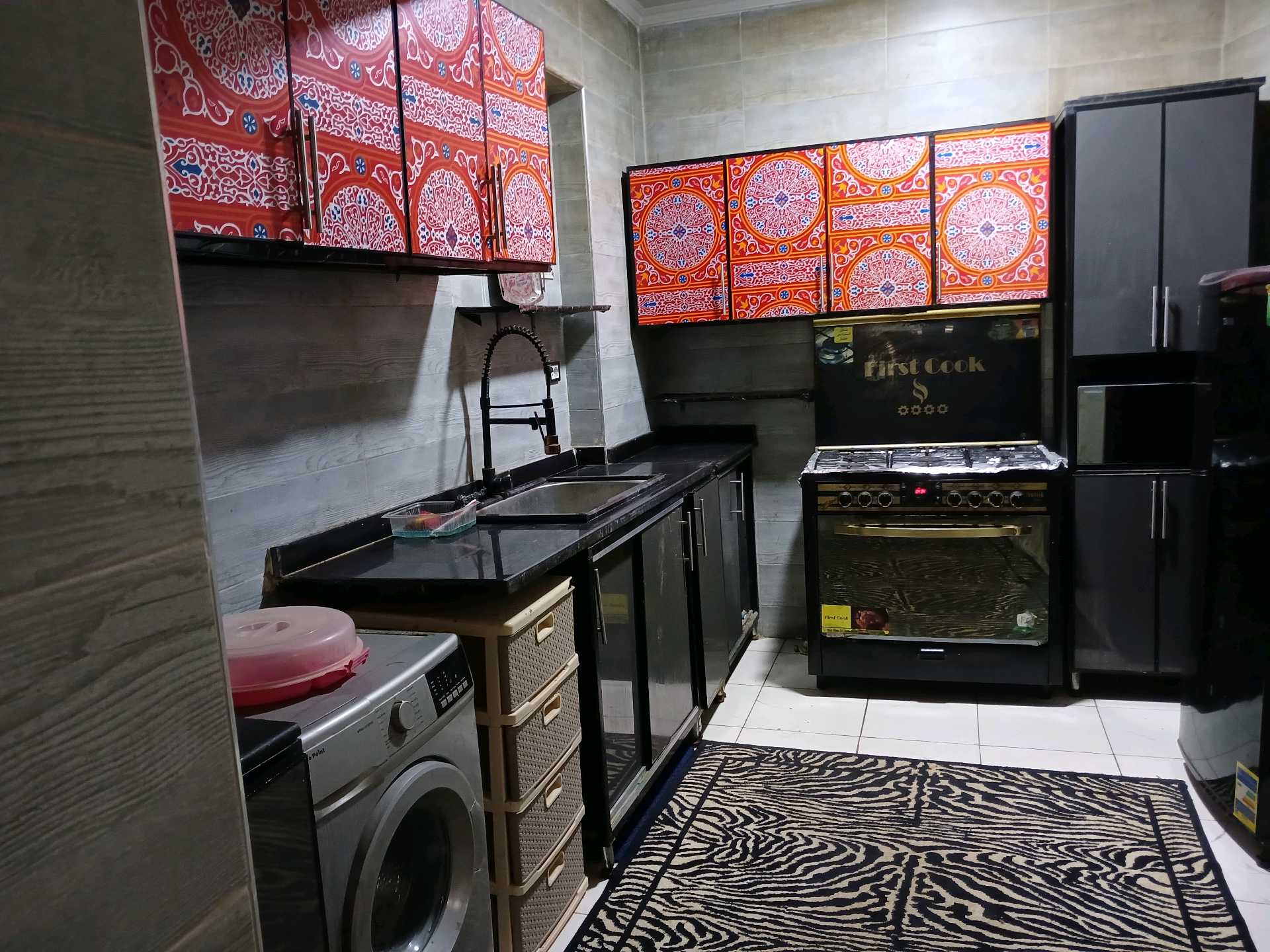 شقه للايجار ارضى بجنينه مدخل خاص خصوصيه وامان داخل كمبوند