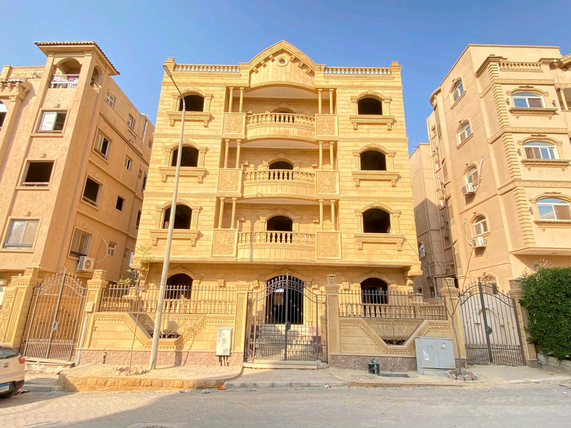 عمارة كاملة للبيع تياموا سيتى