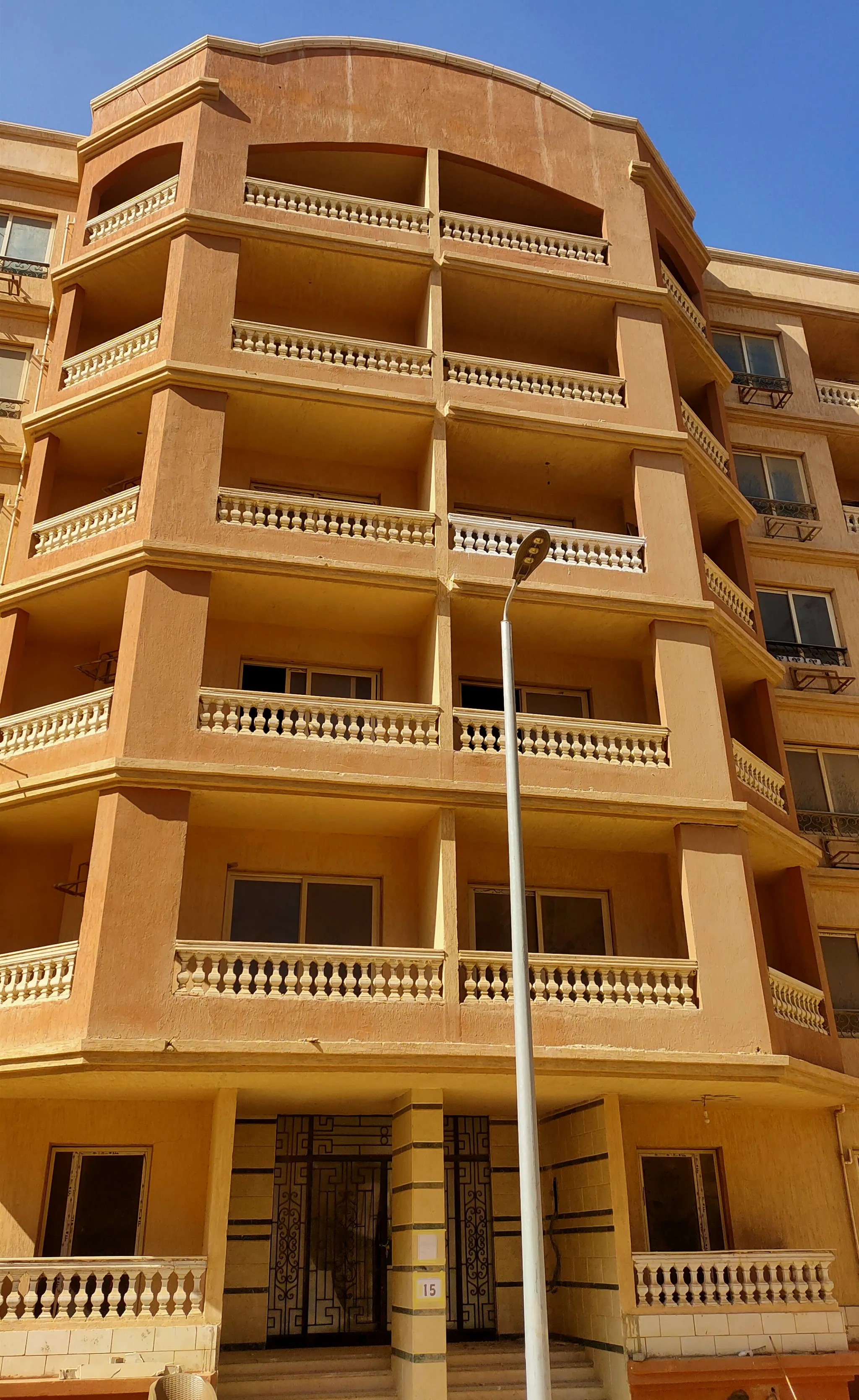 #شقة للبيع 145 م بكمبوند جرين هاوس قطاع الأندلس المستثمرين الجنوبية التجمع الثالث أمام الهايد بارك