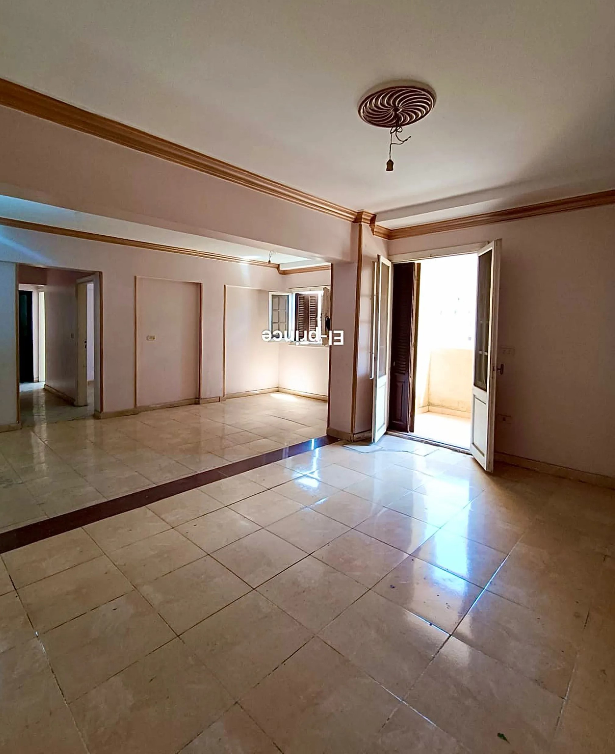 #شقه للبيع في المندره بحري أمام محطه المترو