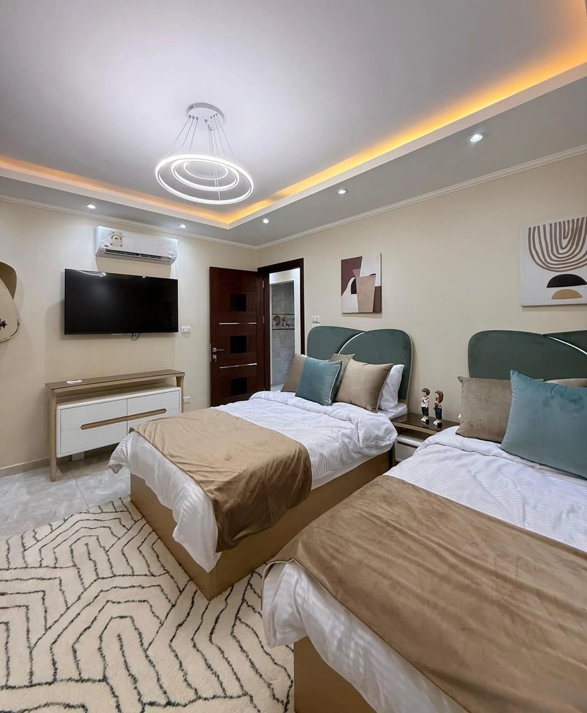 #شقه للبيع استلام فوري متشطبه بالكامل والفرش ومطبخ هديه