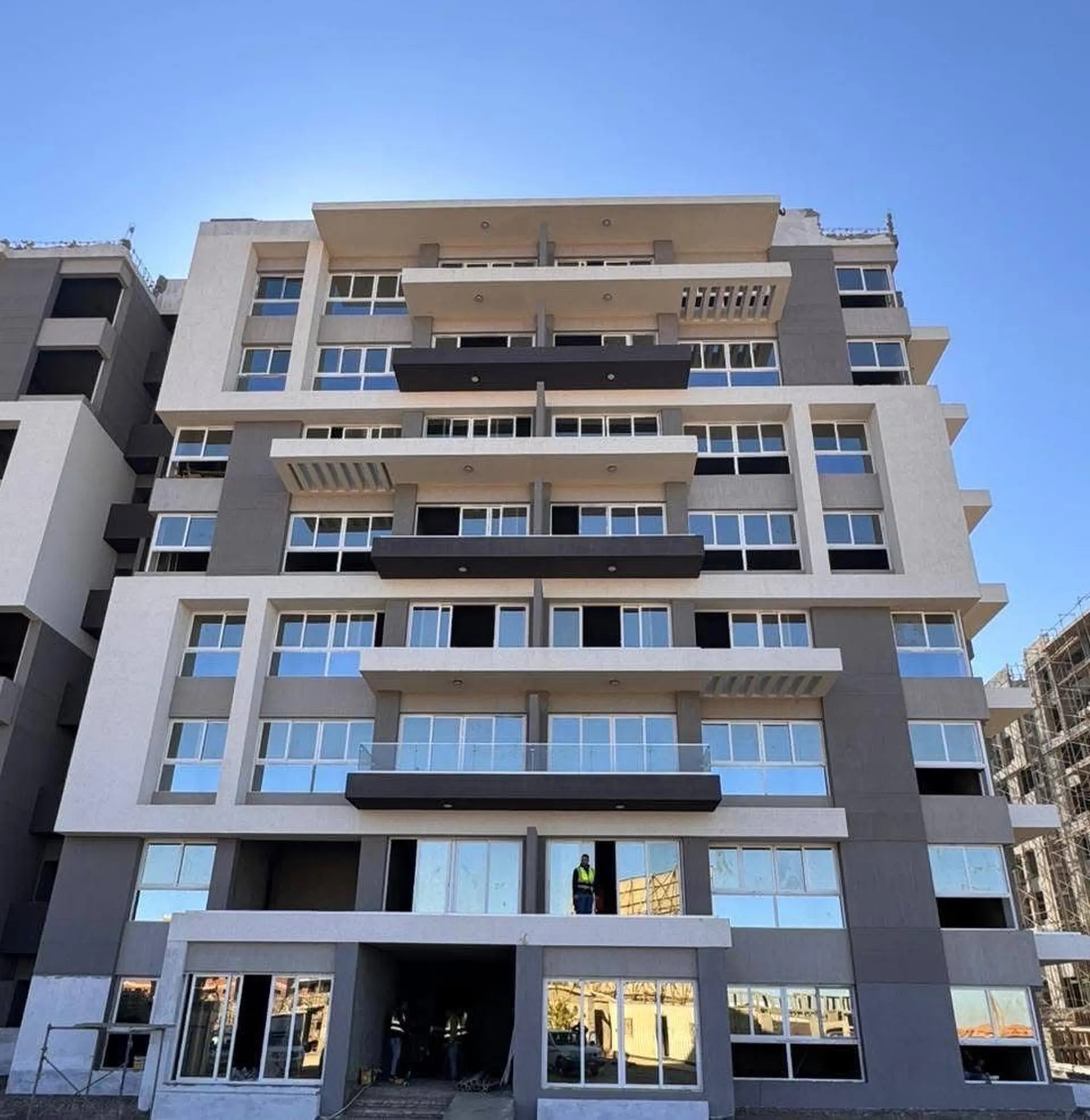 #شقة فاخرة 200م للبيع في قلب العاصمة الإدارية الجديدة _ استلام فوري بجوار النهر الأخضر !!!