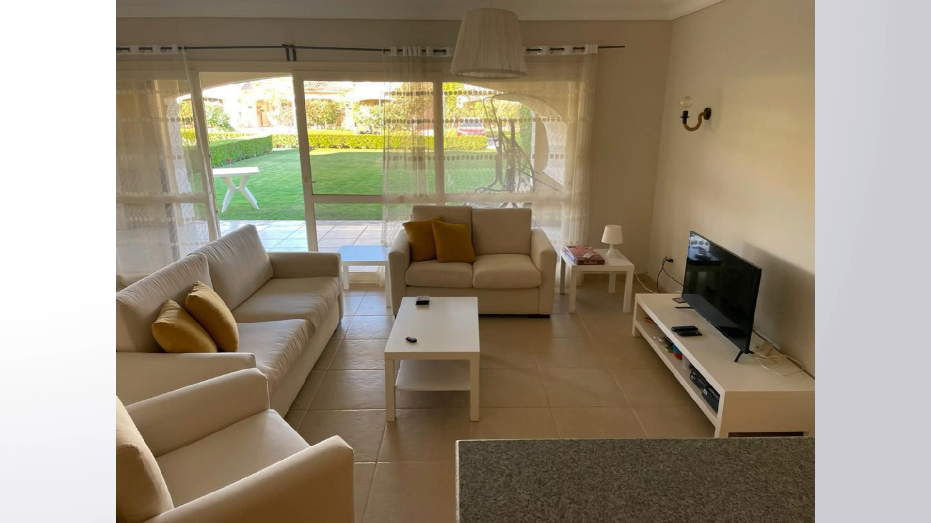 #شاليه للبيع ريسيل بجاردن مفروش بتكييفات ومطبخ واجهزة كهربائية في لافيستا 7 العين السخنة