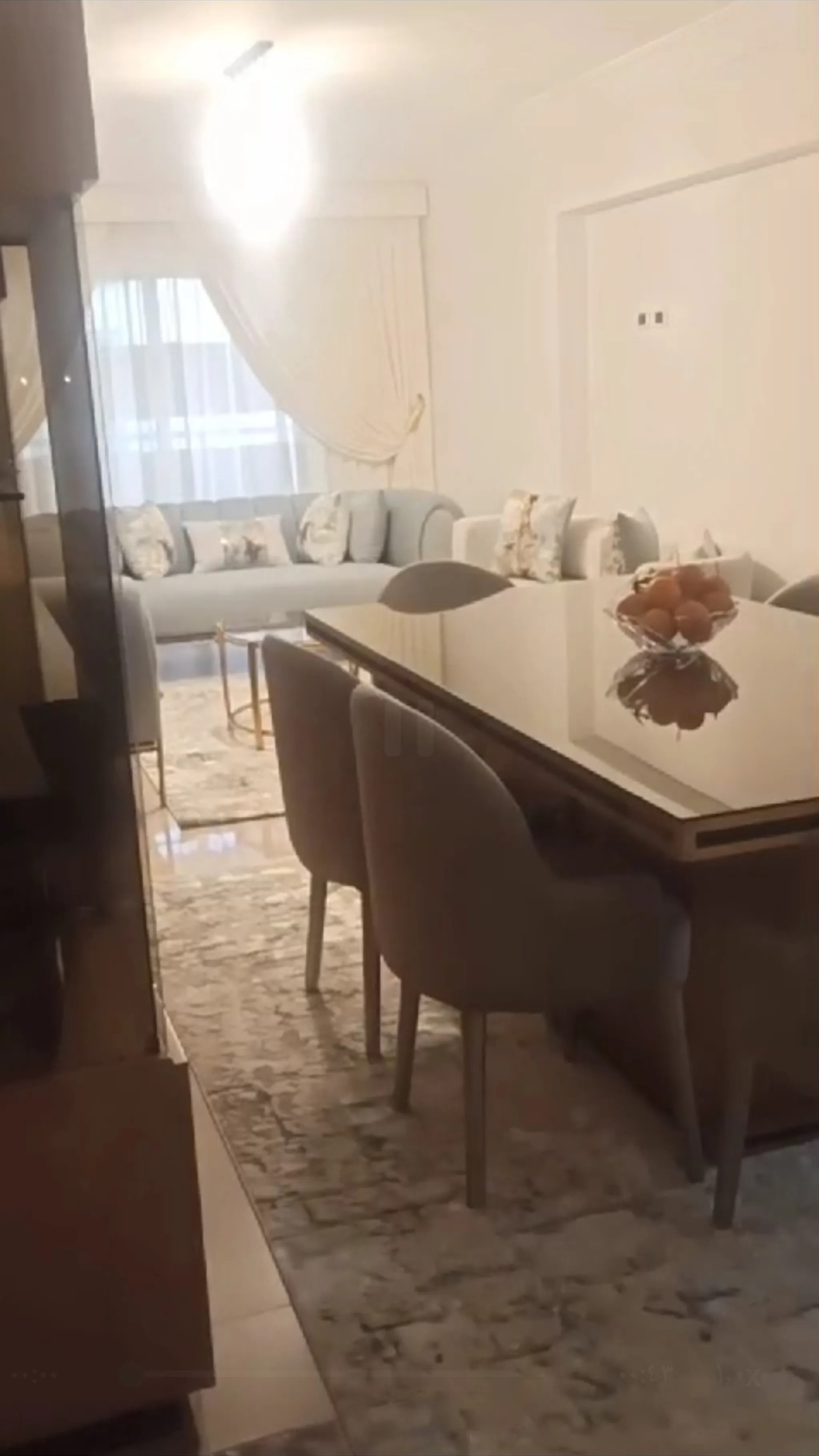 #شقه للبيع في كمبوند الكرمه