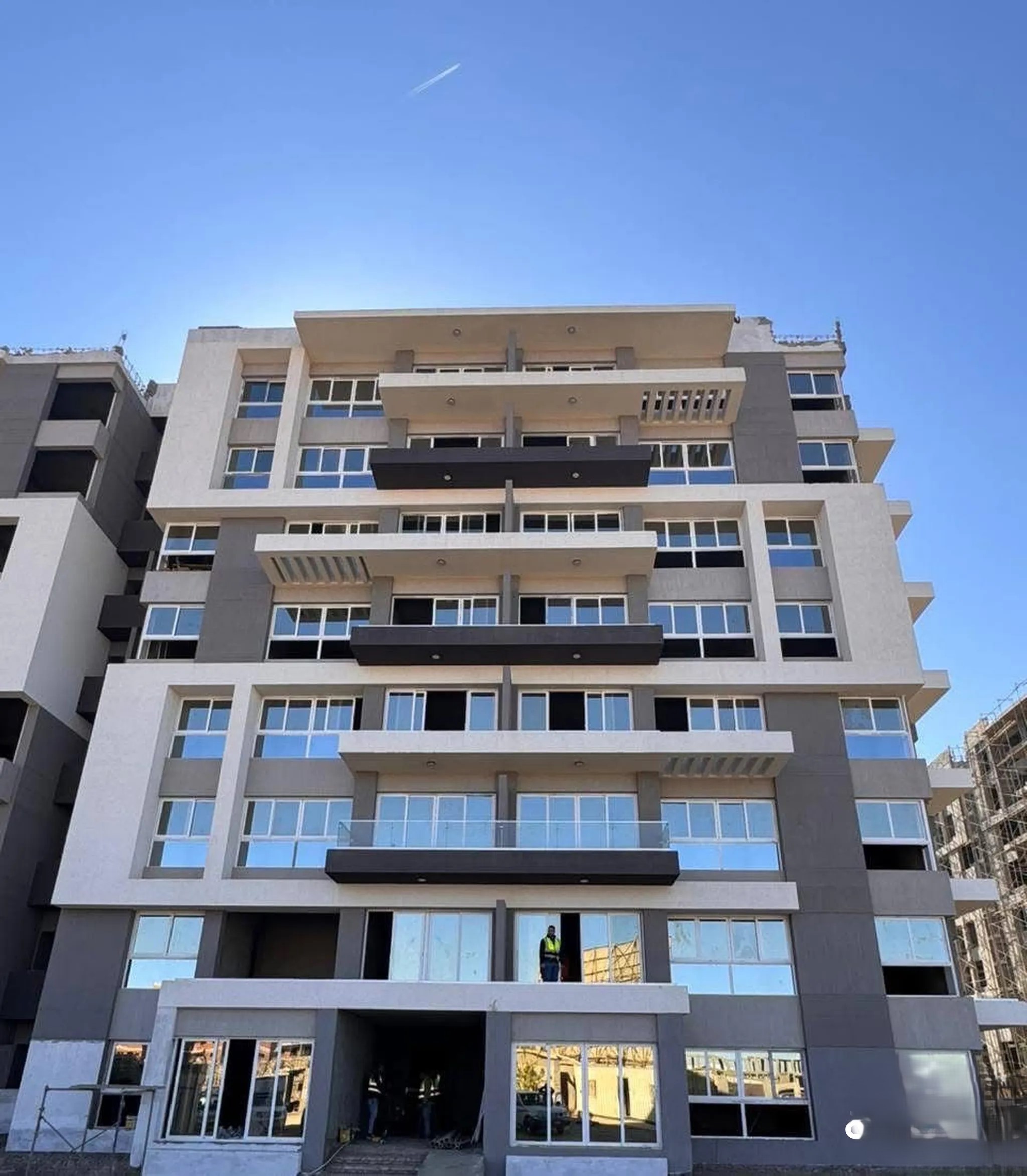 #فرصتك الآن لامتلاك شقة جاهزة للاستلام الفوري في مشروع CEN7 – العاصمة الإدارية الجديدة