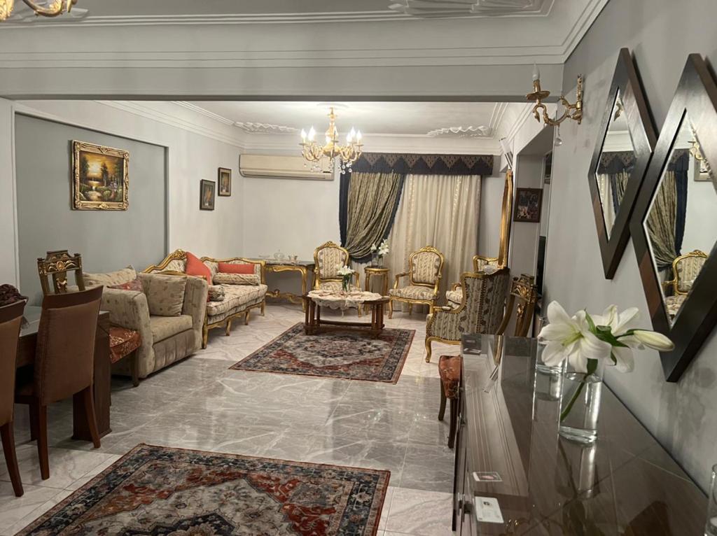 شقة لقطة للبيع بمدينة نصر الحي الثامن