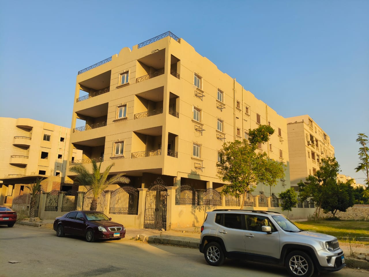 شقة لقطة موقع استراتيجي بحري بالقرب من الخدمات والمدارس والمواصلات