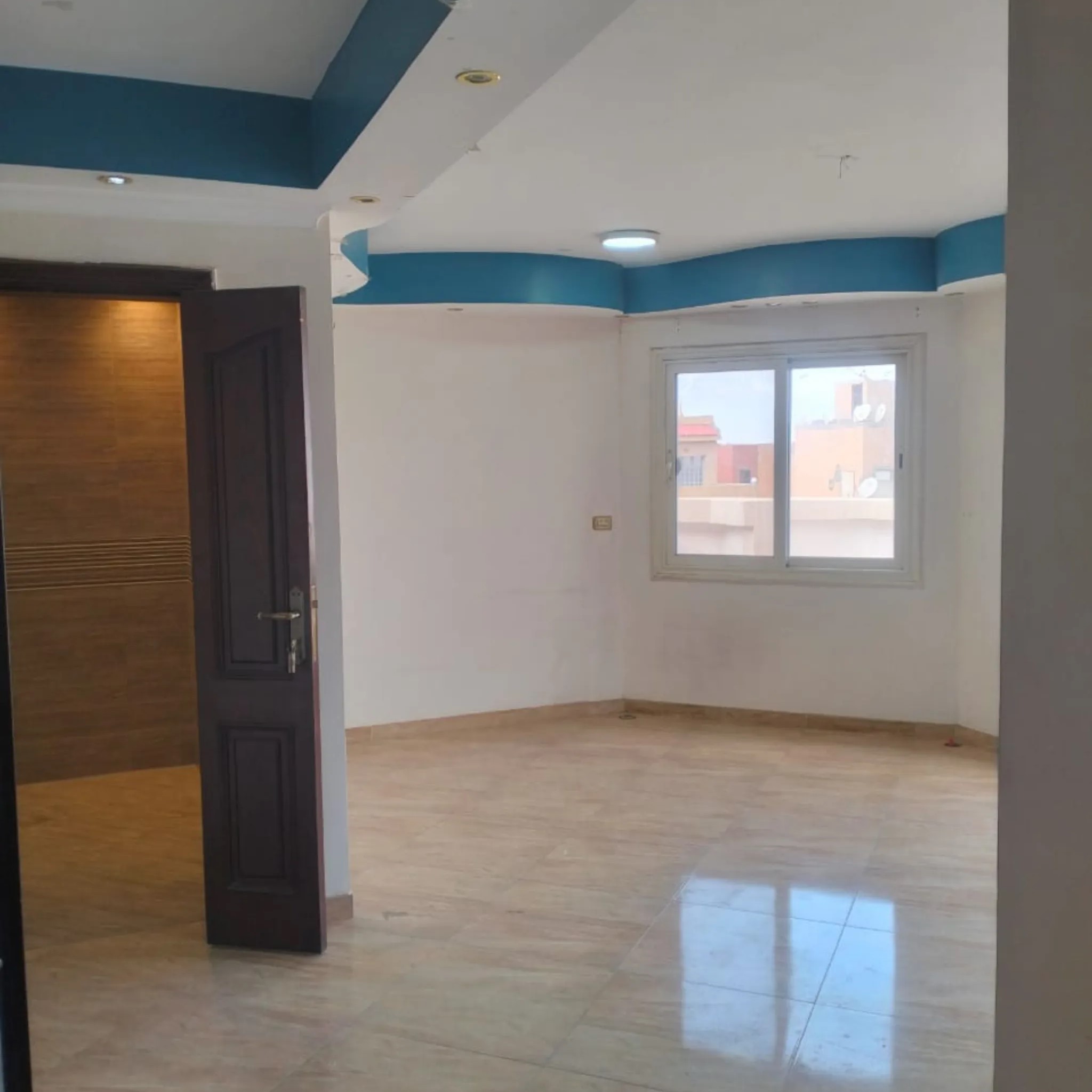 #للايجار روف بأسانسير التجمع الخامس بالنرجس عمارات بالقرب من مسجد فاطمة الشربتلي فيو حديقة مساحتة 120