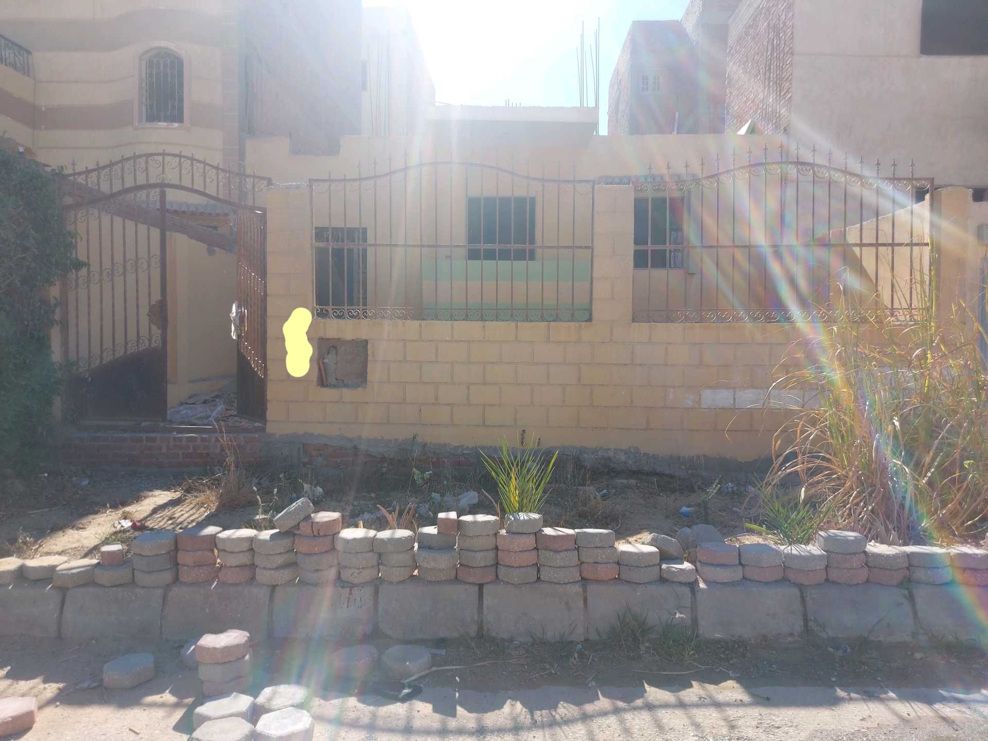 بيت للبيع بمشروع ابنى بيتك المنطقة الخامسة قطاع ( ى ) توجد تسهيلات لسرعة البيع