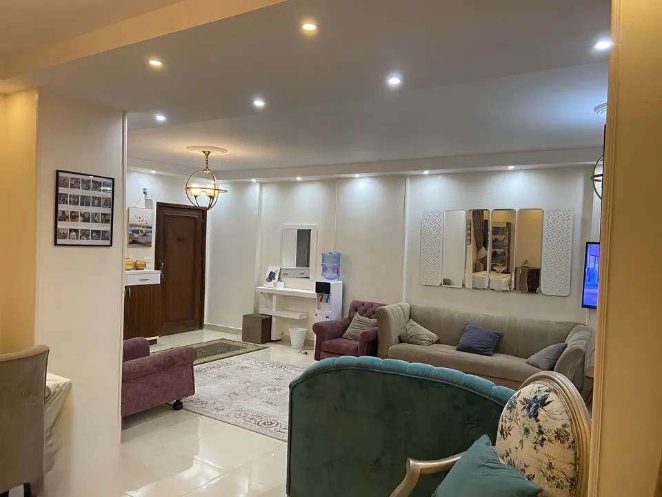 #شقة 200م للبيع 3 غرف وريسبشن L و3 حمامات تشطيب كامل – الدور الرابع بأسانسير