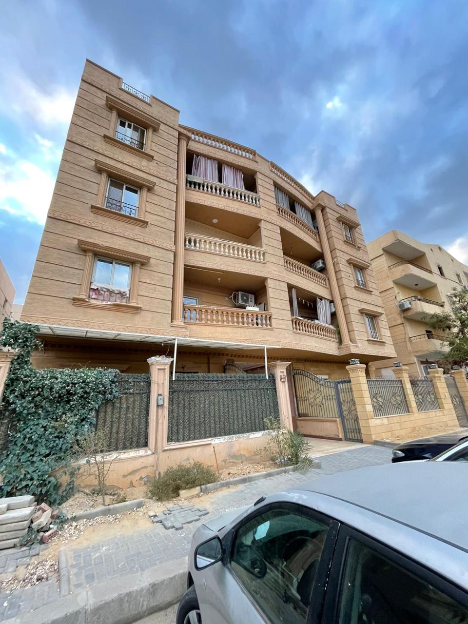 فرصة شقة لقطة سوبر لوكس موقع متميز بجوار الخدمات ونادي جرين هيلز