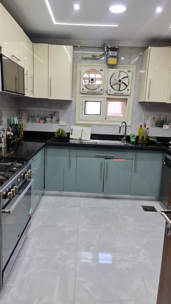 للبيع فى موقع مميز بمدينة نصر المنطقة التاسعة شقه 250م