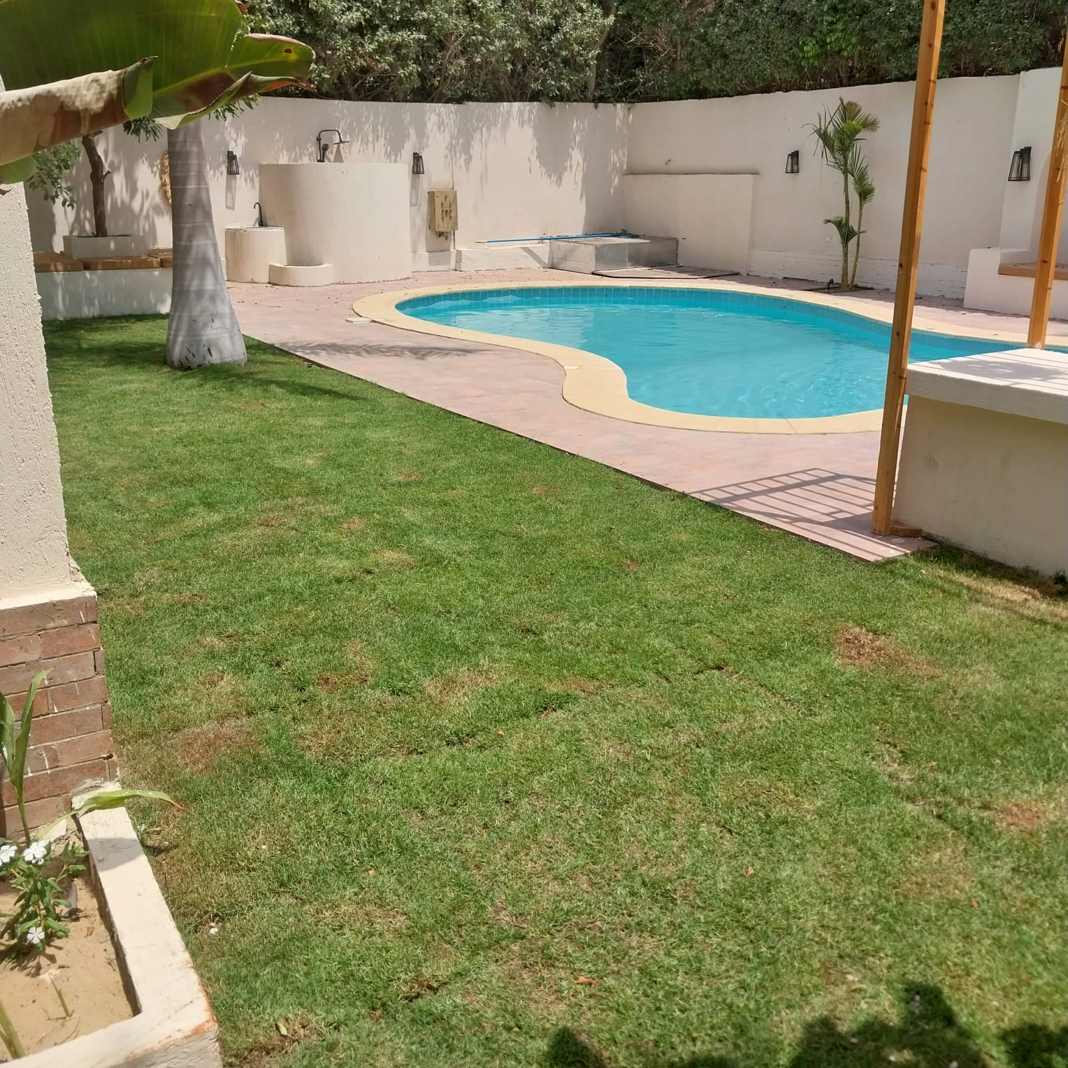 فيلا مستقلة كومباوند الحياة ريزدانس الراقي البيع بمحتويات وأجهزة