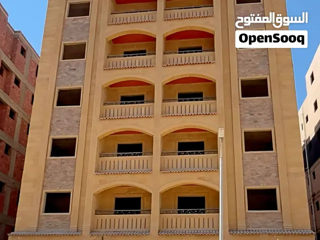 شقة 90 متر للبيع في كمبوند المستثمرين استلام فوري وعداد كهرباء رسمي