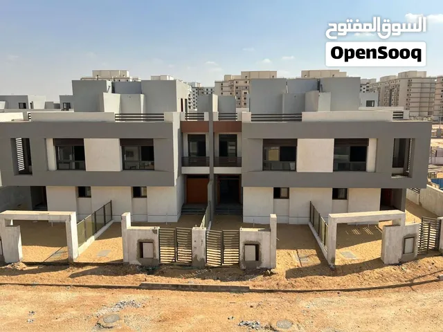 بأميز لوكيشن في العاصمه الاداريه الجديده في حي المستثمرين أمام النهر الأخضر و مشروع سيليا