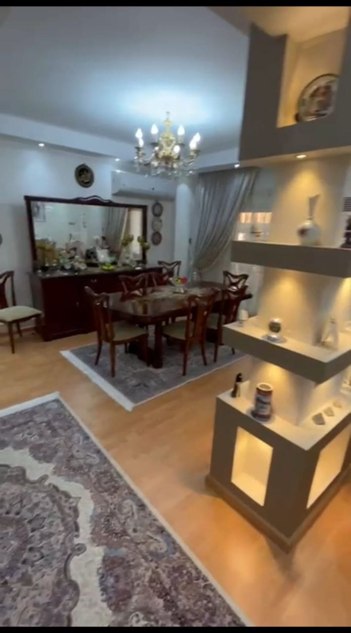 للبيع شقة نادرة بانوراما 300 متر علي محور شينزو آبي مباشره  مدينة نصر   تصلح سكني او إداريC ode T210