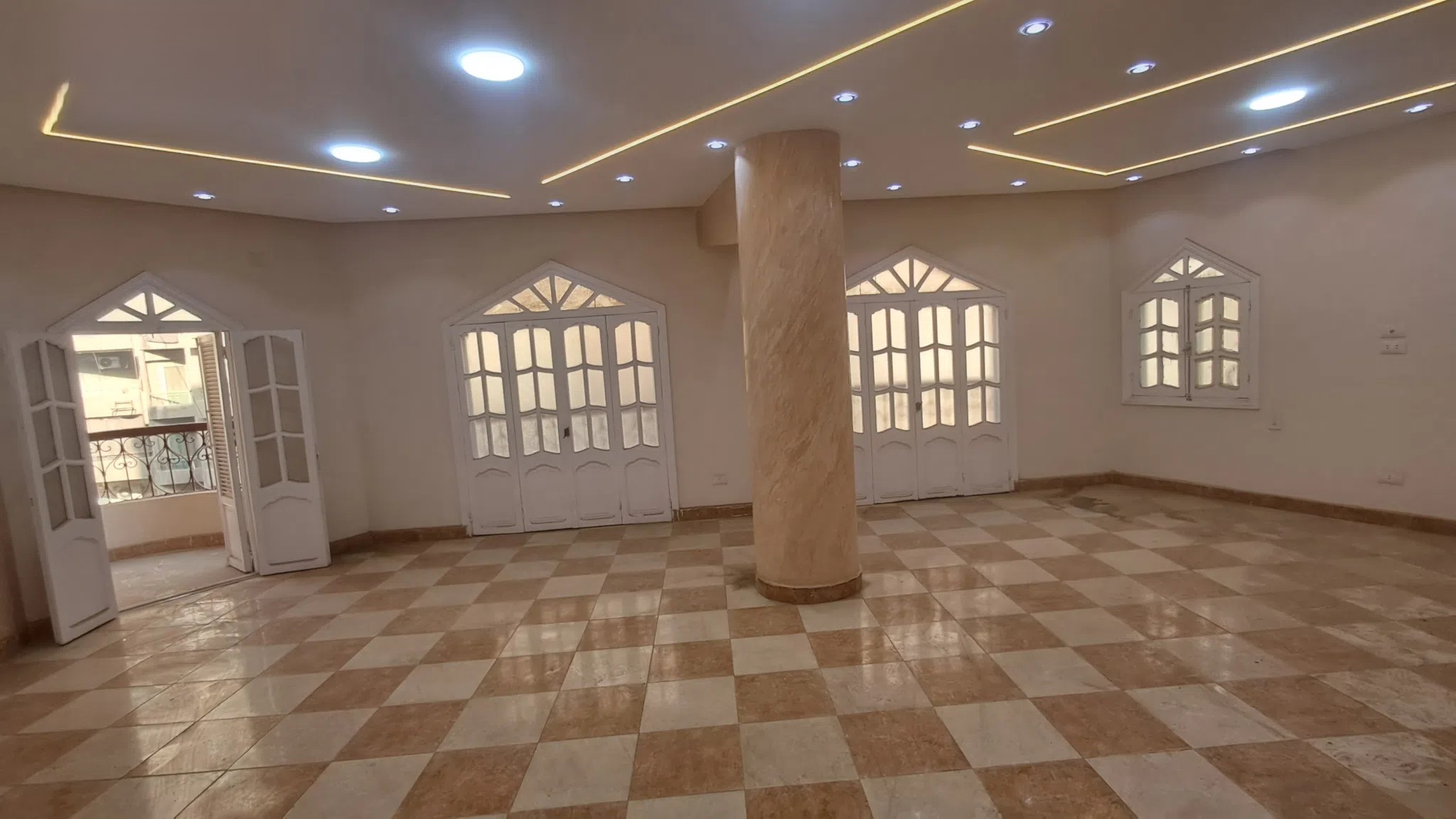 #شقة تمليك على المنشية الرئيسى ميدان الساعة الطالبية فيصل تشطيب سوبر لوكس 3غرف 2حمام ريسبشن كبير