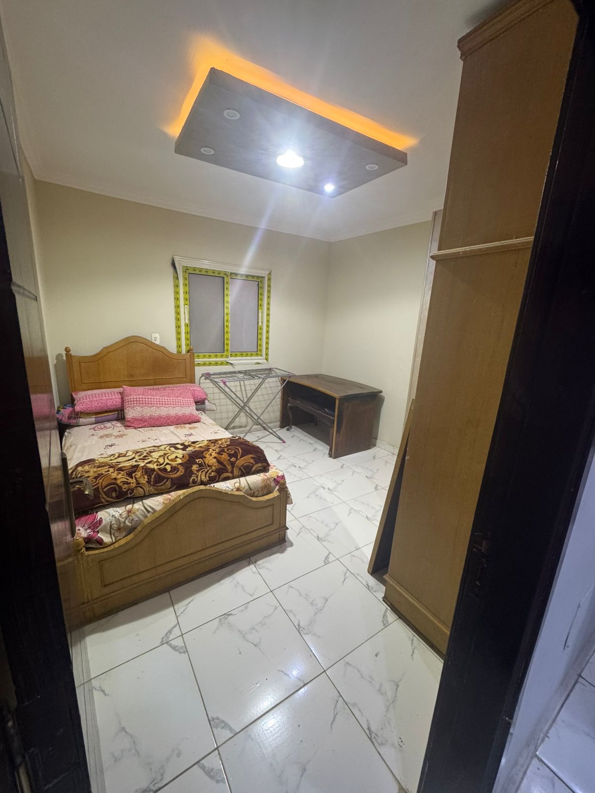 شقه بحدائق الاهرام علي شارع جاردينا الرئيسي فيو الاهرام