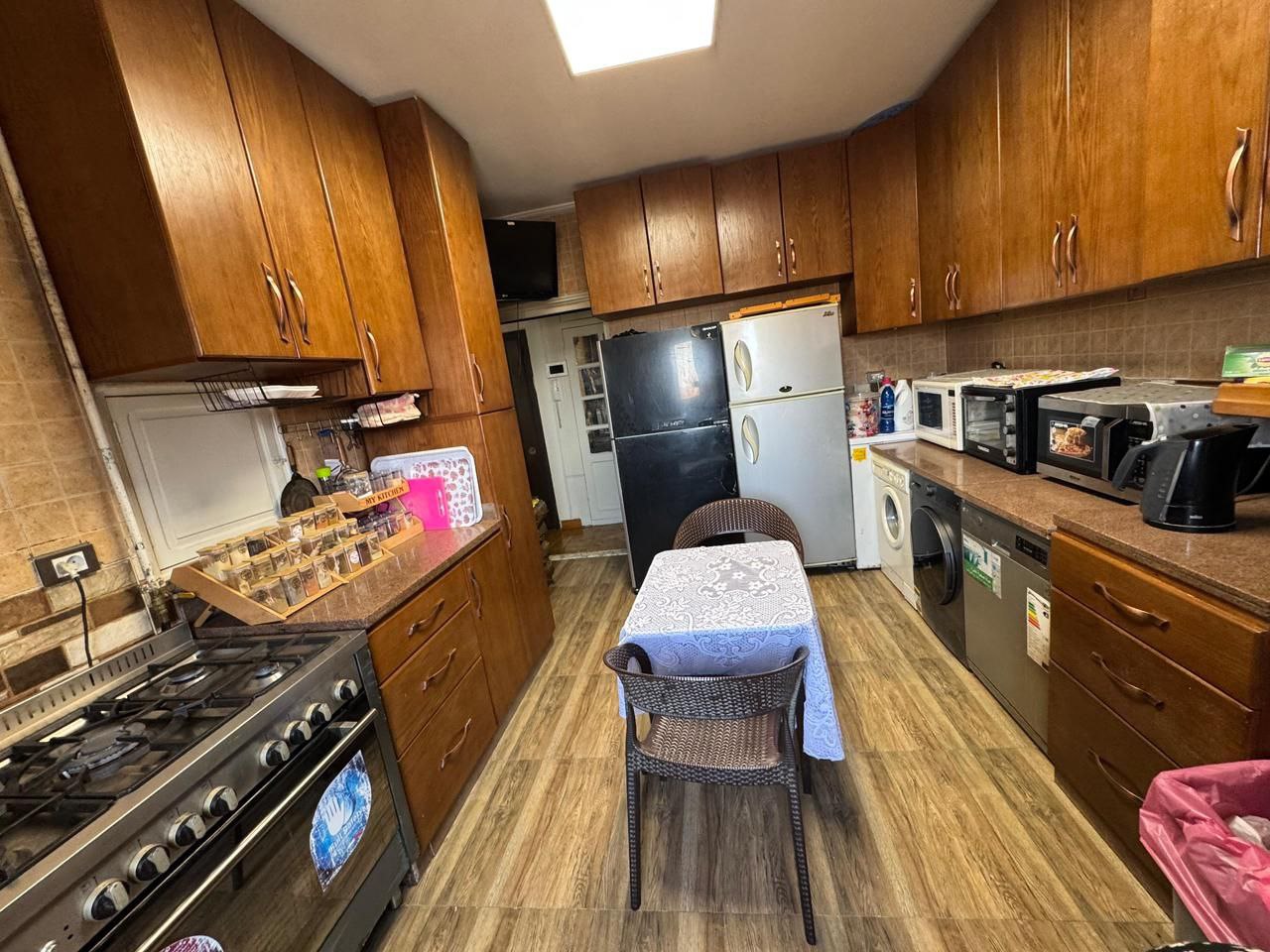 مدينة نصر المنطقة السادسة شارع عبد العزيز طلعت بجوار النادي الأهلي