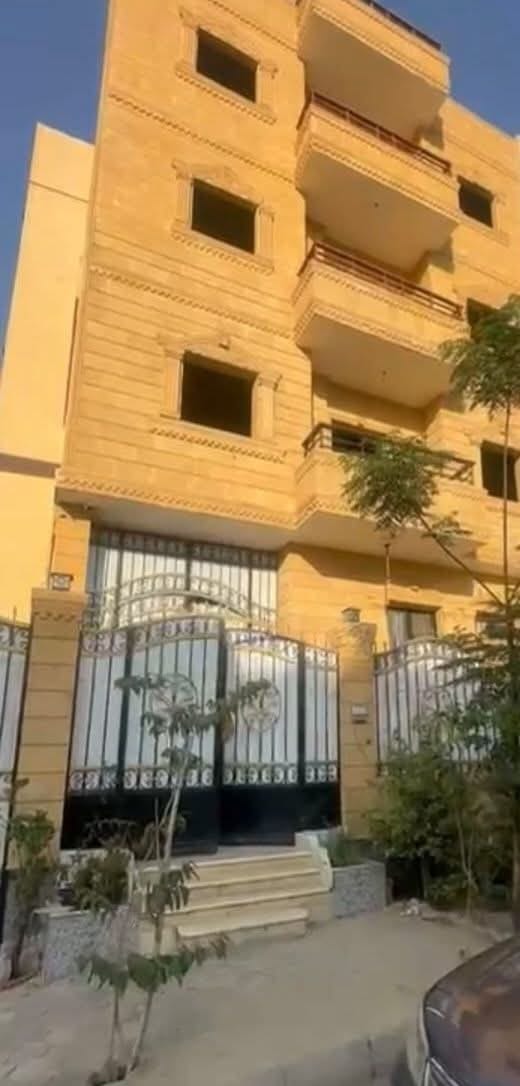 فرصة للسكن العائلي أو الاستثمار موقع استراتيجي وحيوي متسلمه للجهاز
