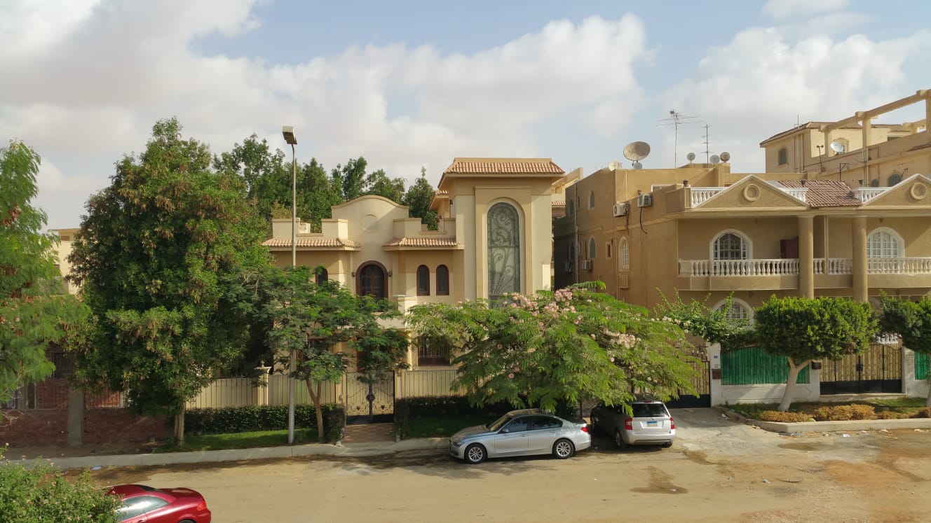 فيلا لقطة اقوي لوكيشن مسجلة افضل احياء الشروق الحى التاسعبسعر مش هيتكرر