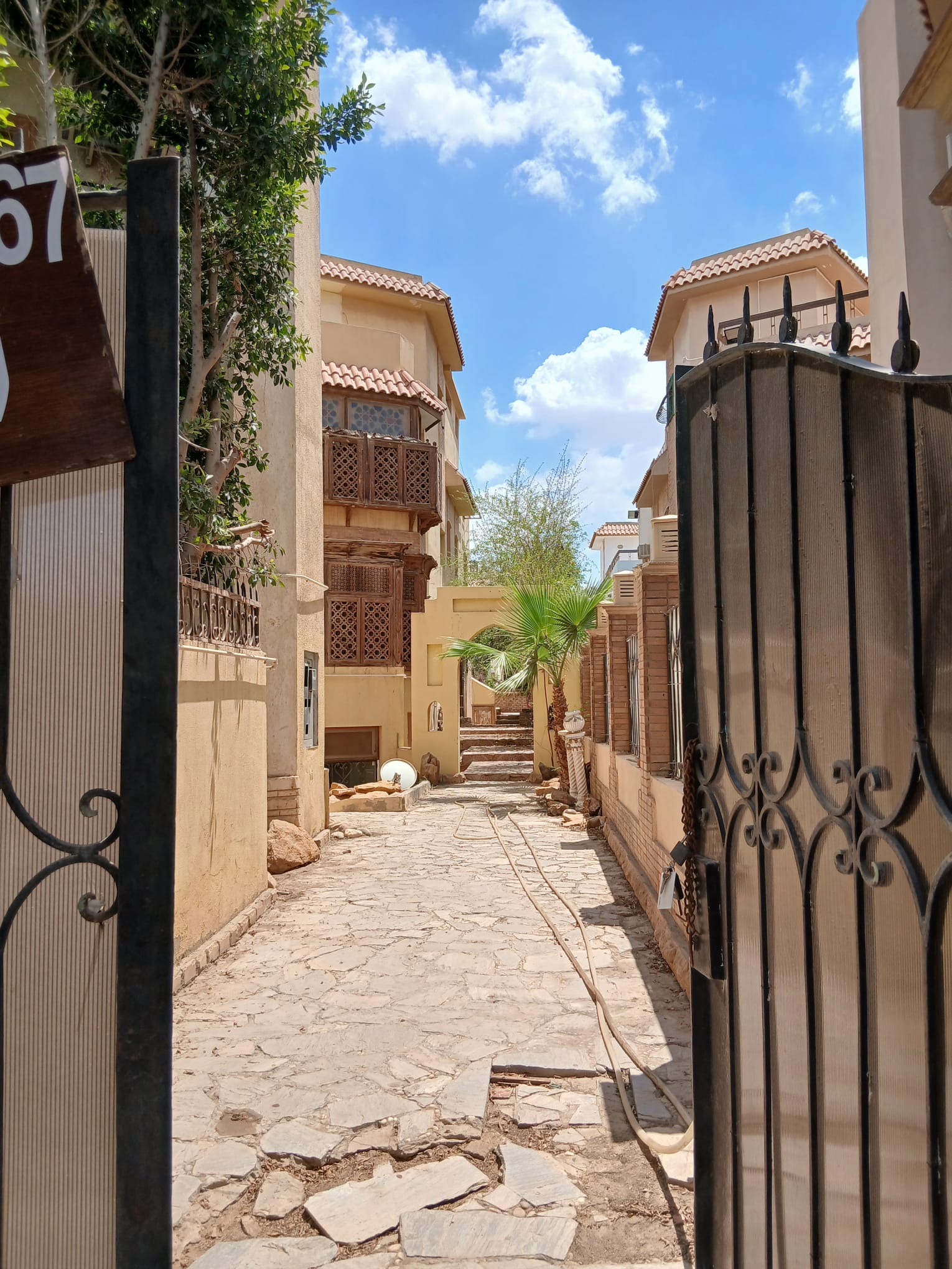 فرصة من المالك فيلا للبيع في الشروق لدواعي السفر